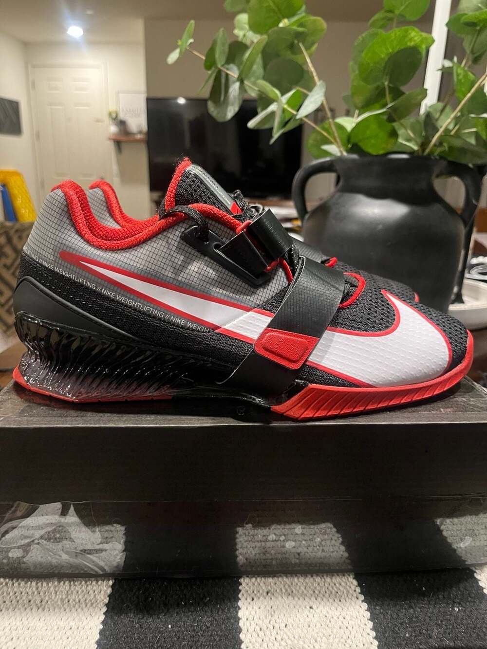Nike Romaleos 4 Weightlifting Gym Lifting Shoes Black Red Men's Size 10 NEW